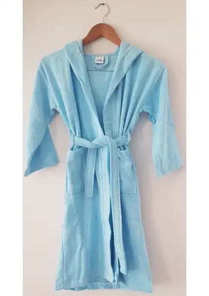 Çocuklar İçin Bornoz Seçimi: My Sweet Baby Kadife ve Oyalı Textile Modellerinin Karşılaştırması 1