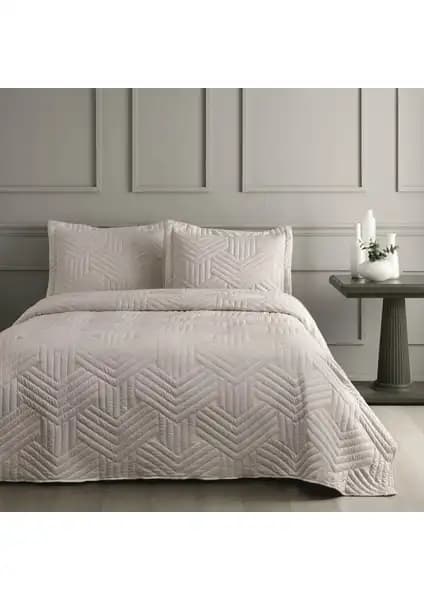 Evlen Home Collection ve Linens Vita Yatak Örtüsü Setleri Karşılaştırması 2