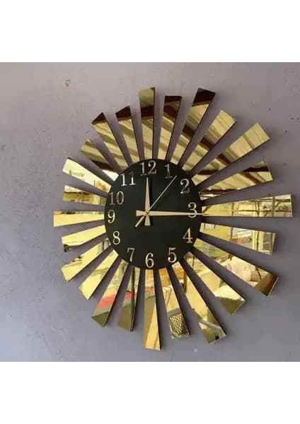 İki Farklı Duvar Saati Modelinin Tasarım ve Fonksiyonellik Karşılaştırması 1