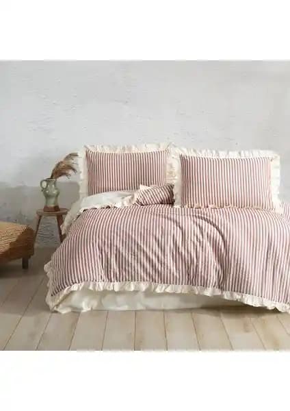 Macas Home Soil Cherry ve Taç Reborn Ranforce Çift Kişilik Nevresim Takımı Karşılaştırması