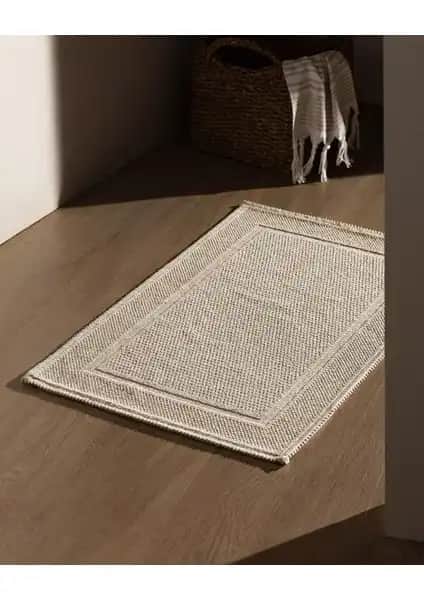 Madame Coco Barres ve Conques Banyo Paspası Karşılaştırması: Stil ve Konfor Analizi