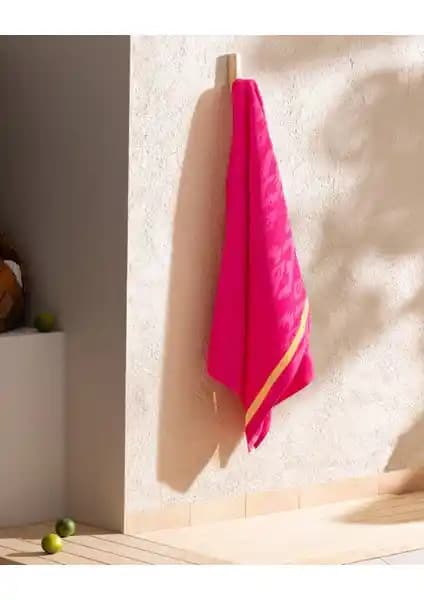 Madame Coco Niels ve Voilier Plaj Havlusu Karşılaştırması: Hangi Model Sizin İçin Uygun