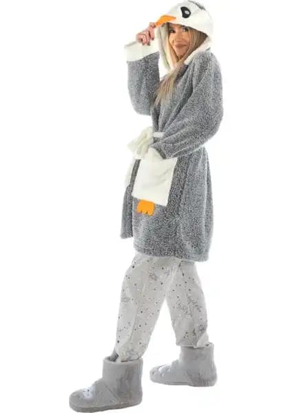 MaisonArt Comfy ve Zeynep Tekstil Penguen Nakışlı Bornoz Karşılaştırması 2