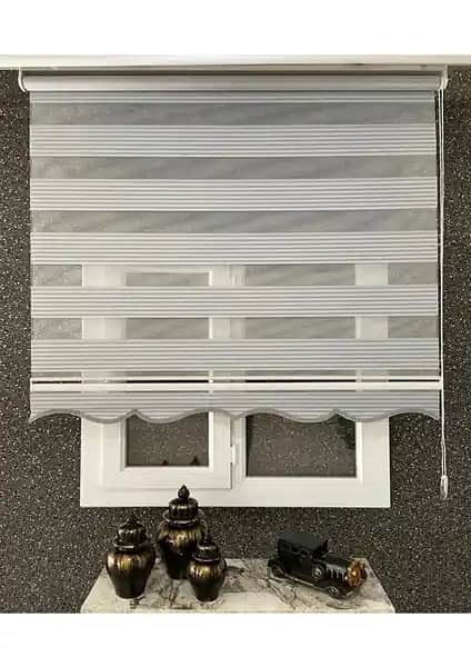 Karşılaştırmalı İnceleme: Açık Gri Geniş Pliseli ve Ithal Bambu Zebra Stor Perde