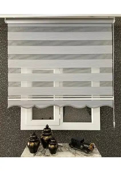 Karşılaştırmalı İnceleme: Açık Gri Geniş Pliseli ve Ithal Bambu Zebra Stor Perde
