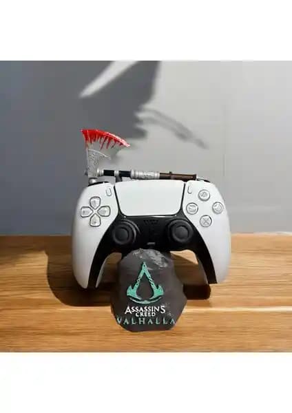 Assassin's Creed Temalı PS4 ve PS5 Konsol ile Kontrolcü Standı Şık ve İşlevsel Tasarım