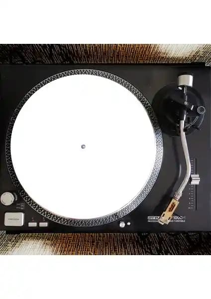 Çıtırtılı Sesler Keçe Pikap Matı: Plaklarınızı Koruyan ve Ses Kalitenizi Artıran Ürün