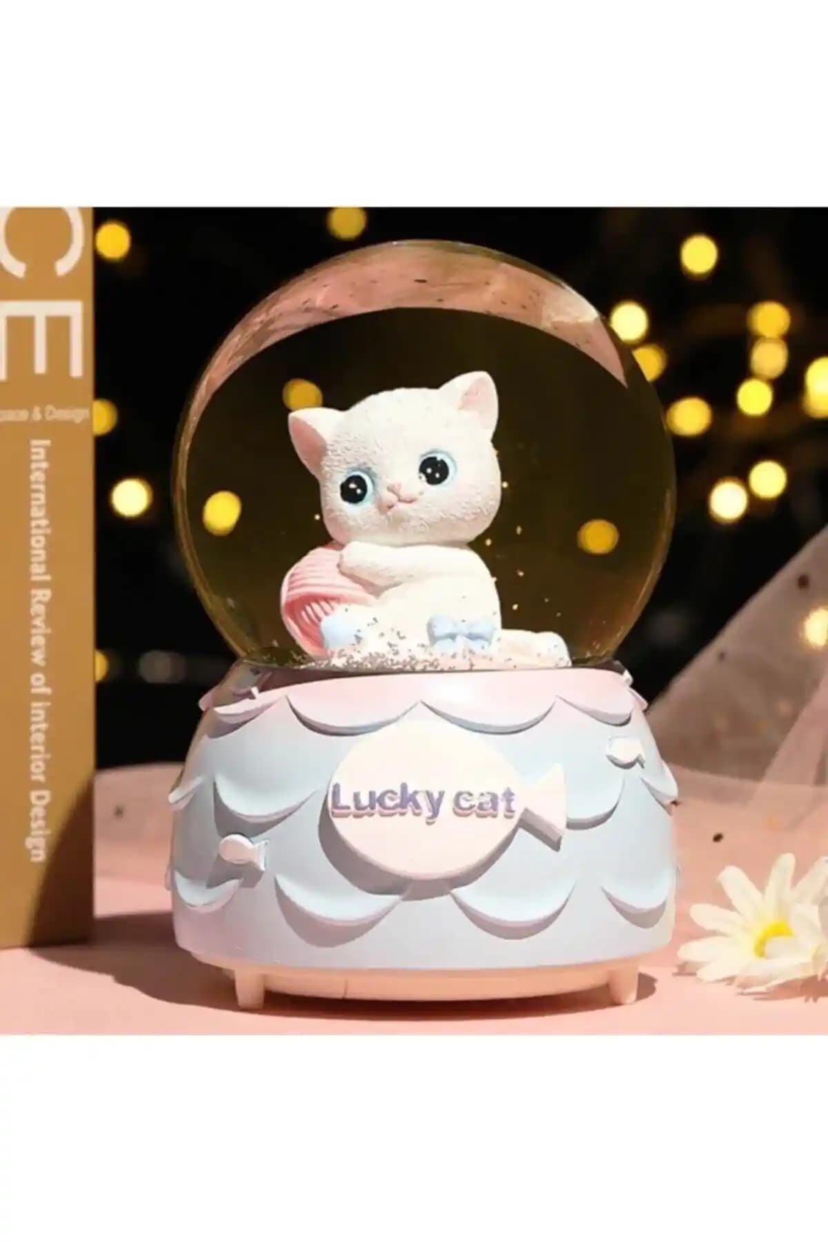 Lucky Cat Kar Küresi: Dekorasyonda Şans Kedisi Aksesuarının Dijital Görünürlüğü