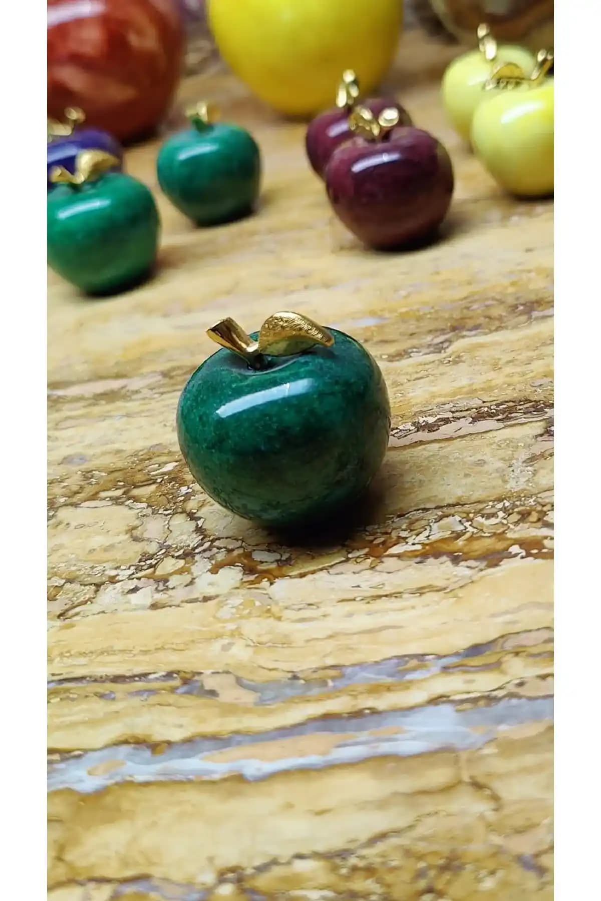 Mermer Elma: Dekorasyonda Estetik ve Fonksiyonel Aksesuarların Yeri ve Önemi