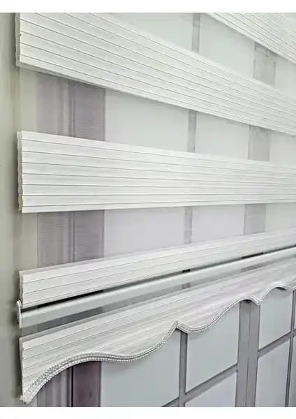 BBB Pliseli Zebra Stor Perde ile Givayo Stor Pliseli Beyaz Stor Zebra Perde Karşılaştırması