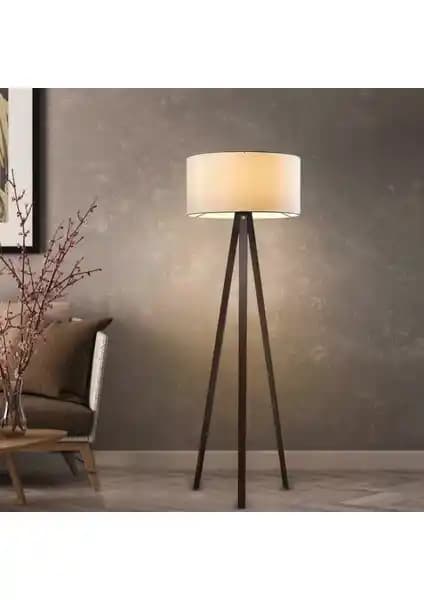 Homing Ahşap Gövdeli Lambader ile Koyu Venge Ayaklı Tripod Lambader Karşılaştırması