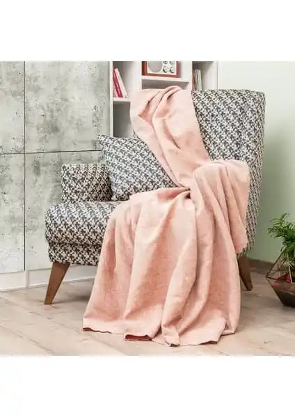 Latuda Jakarlı Şönil Kaymaz Şal ile Miracolo Bej Pamuklu Örtü Seti Karşılaştırması: Boyutlar ve Kaymazlık