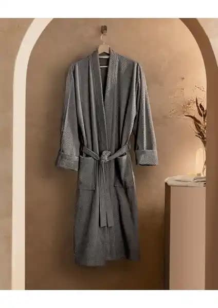 Nicola Kimono Erkek Bornoz ile Soley Minerva Bornoz: Kumaş ve Emicilik Karşılaştırması