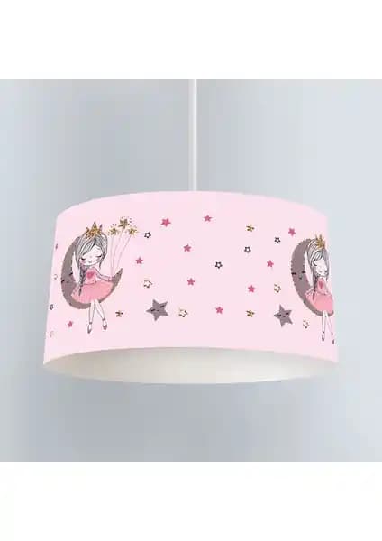 Ayda Oturan Kız Desenli Dijital Baskılı Sarkıt Avize: Çocuk Odası İçin Güvenli Aydınlatma