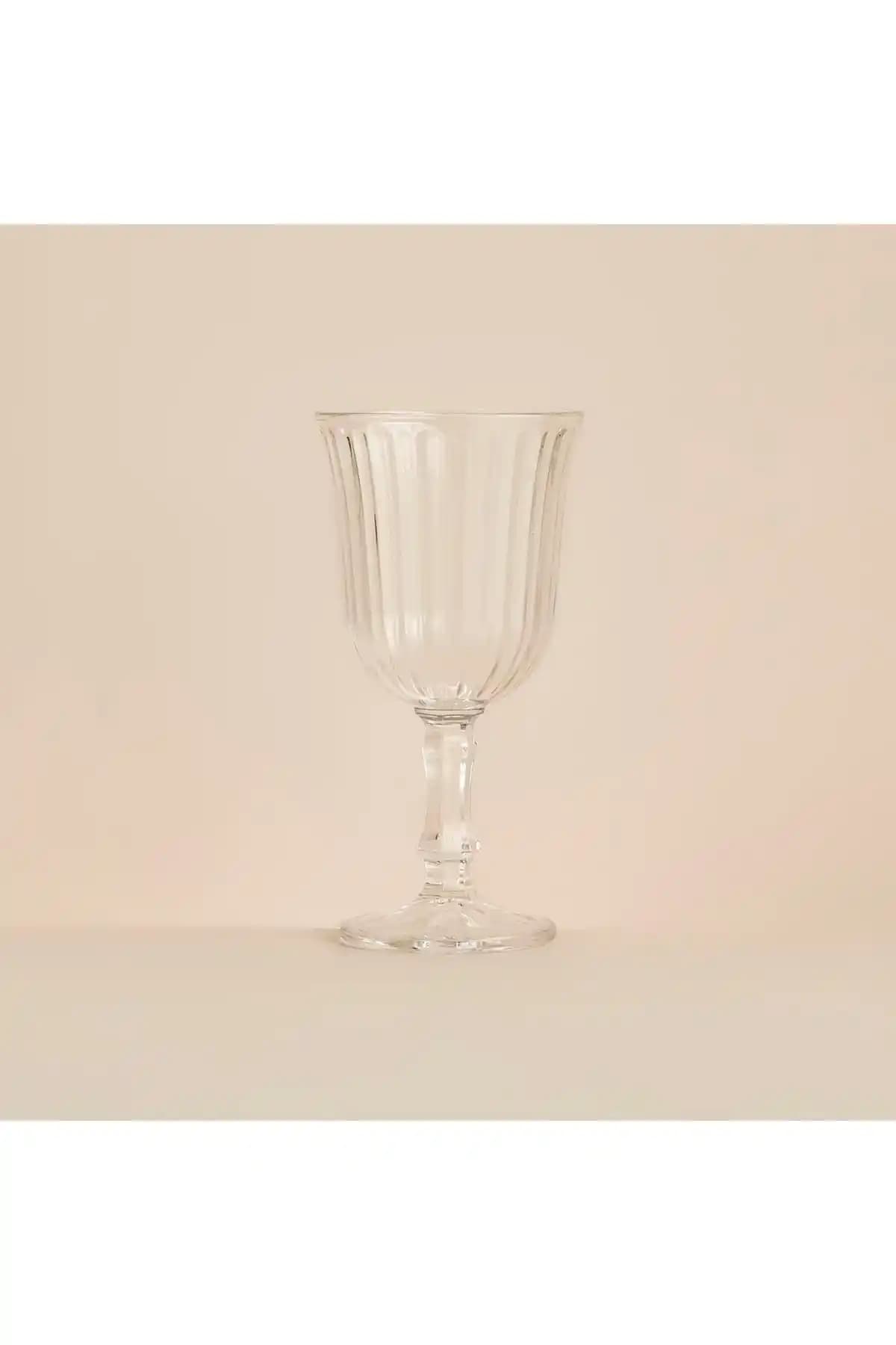 Bella Maison Line Kadeh 240 cc Cam Konyak Kadehi – Minimalist Tasarım ve Ergonomi