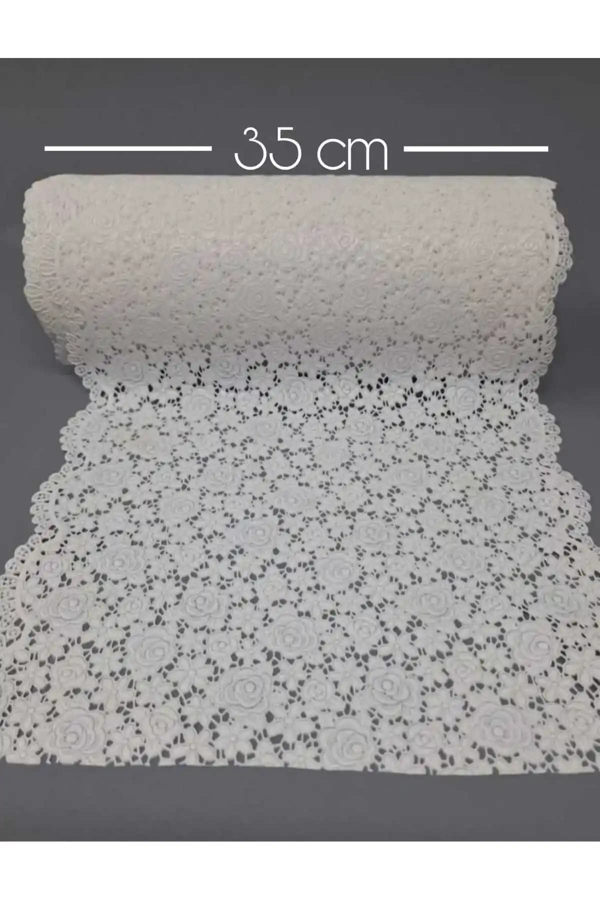 Beyaz PVC Küpür Dantel Masa Örtüsü: Dayanıklı ve Kolay Temizlikli Çok Yönlü Kullanım