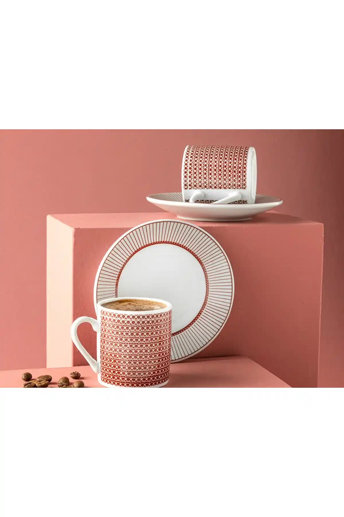 Bordo porselen iki kişilik kahve fincan takımı: Klasik şıklık ve pratik kullanım