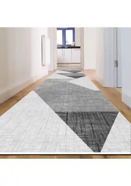 Fera Halı Makinede Yıkanabilir Kaymaz Tabanlı Leke Tutmaz seti, mutfak ve salon için kadife dokulu polyester yüzey, 7 mm kalınlık, dijital baskı desenli geometriler ve ara süngerli kaymaz taban ile kolay temizlenebilir çözümdür.