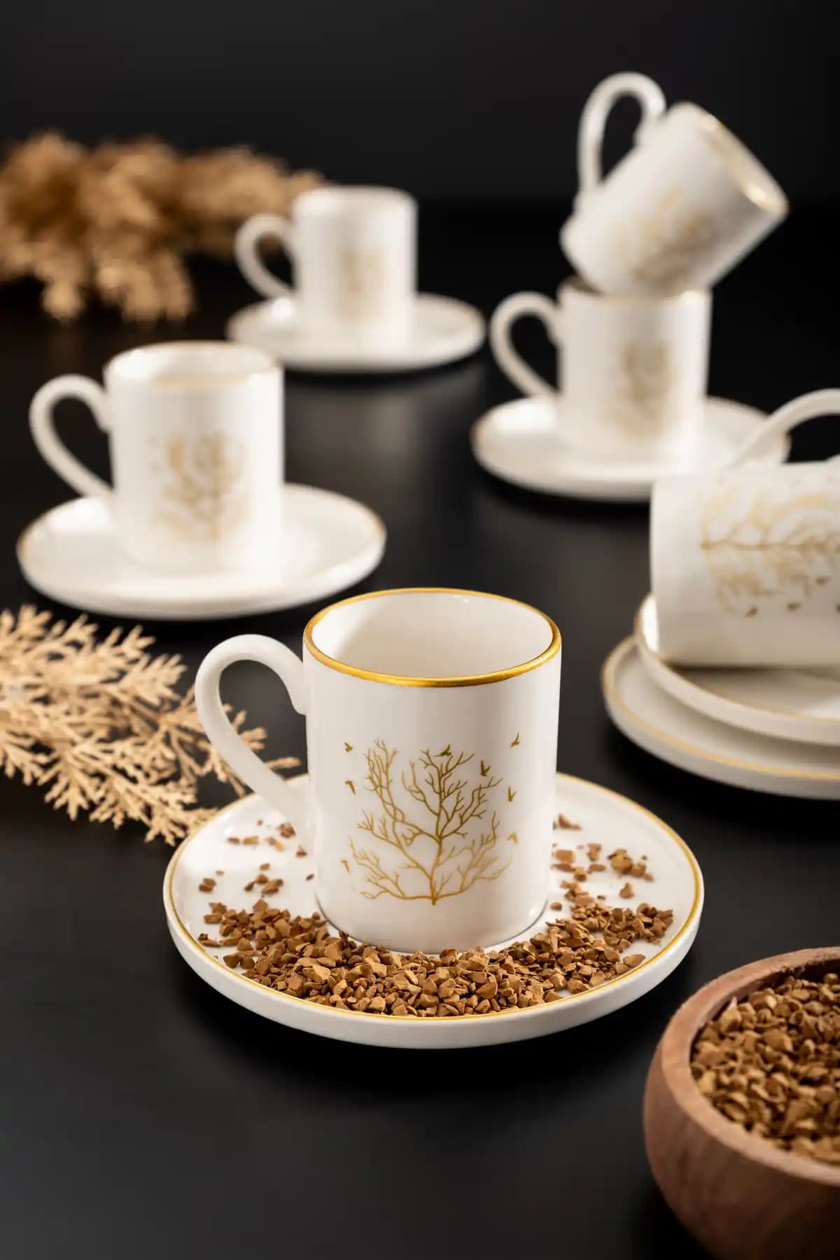Hayat Ağacı Gold Kahve Fincanı Seti: 6 Kişilik Porselen Zarafet ve Altın Detaylar
