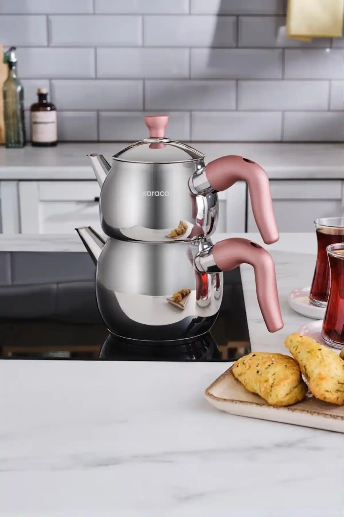 Indüksiyon Uyumlu Karaca Maya Mini Çaydanlık Takımı: Küçük Mutfağınız İçin Şık Çelik