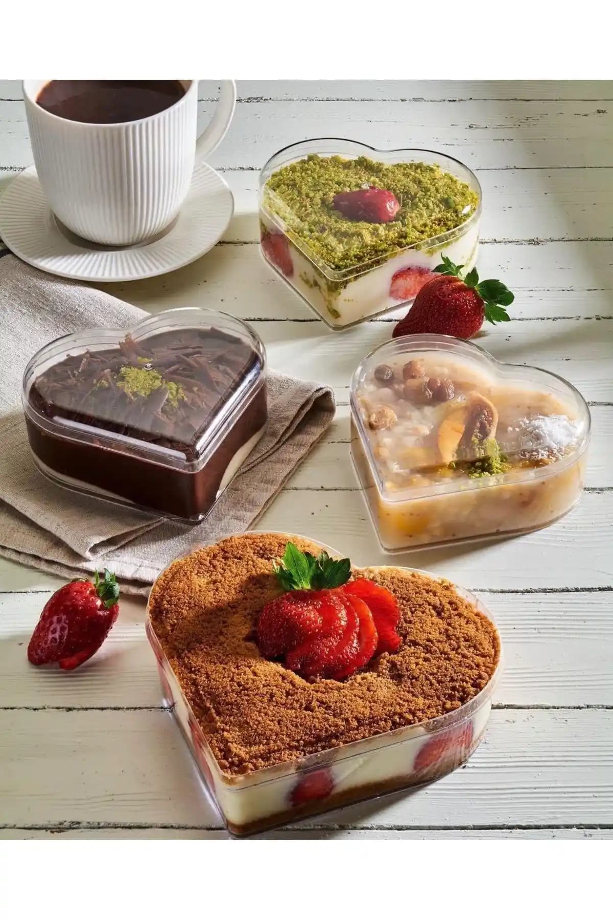 SEVAPET 330cc Sert Plastik Mika Kapaklı Kalpli Çerezlik Seti — 5 Parça, Güvenli Saklama