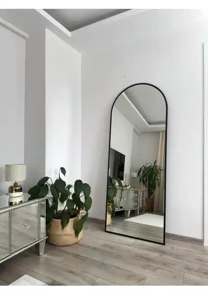 Effe Yapı Dekor ve Ersan Dizayn Boy Aynası Karşılaştırması: Tasarım ve Kullanım Özellikleri