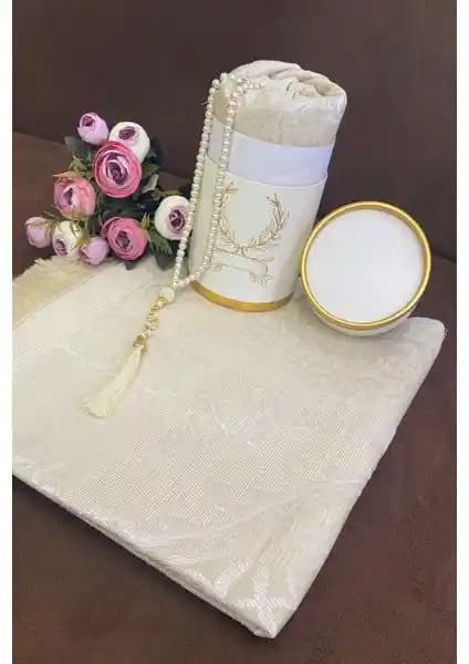 ayhanhome Çeyizlik Hediyelik Kutulu Seccade Seti: Zarafet ve Fonksiyonellik Bir Arada