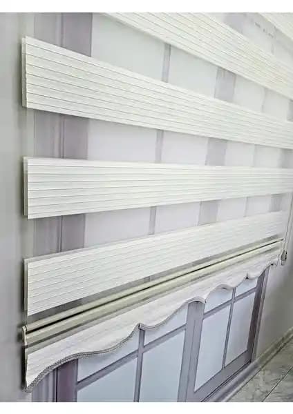 BBB Pliseli Zebra Stor Perde Ekru MZ481 ve Sert Plastik Kasalı Model Özellik Karşılaştırması