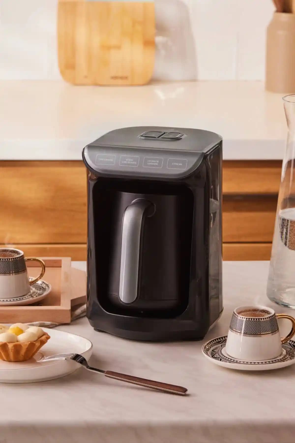 Karaca Hatır Közde Türk Kahvesi Makinesi: Modern Tasarım ve Geleneksel Lezzet