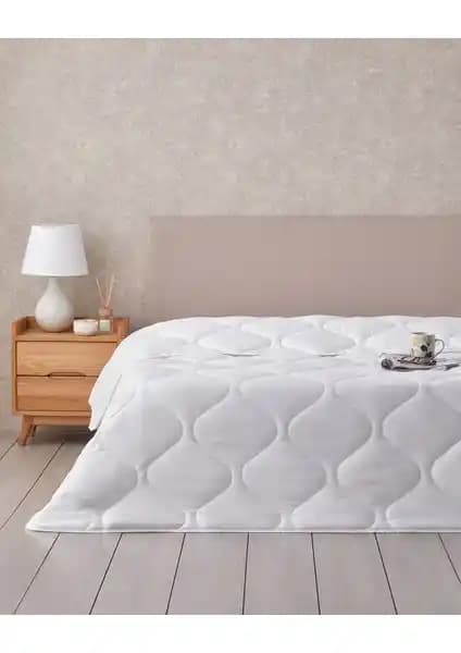 İngiliz Home Somni Mikrofiber Çift Kişilik Yorgan: Konfor ve Şıklık Sunan Uygun Seçenek