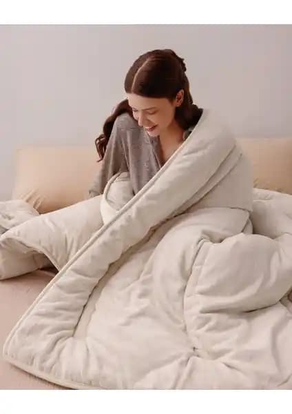 Madame Coco Carole Çift Kişilik Yorgan: Konfor ve Şıklık Sunan Hafif ve Dayanıklı Yatak Örtüsü