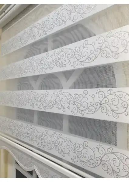 Modern Zebra Stor Perde: Şık ve Dayanıklı Tasarım ile İç Mekân Dekorasyonunuza Katkı