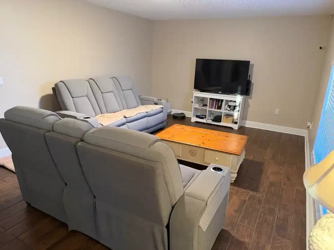 Büyük Recliner Koltukların Kiralık Mekânlarda Dekorasyon ve Yerleşim Zorlukları