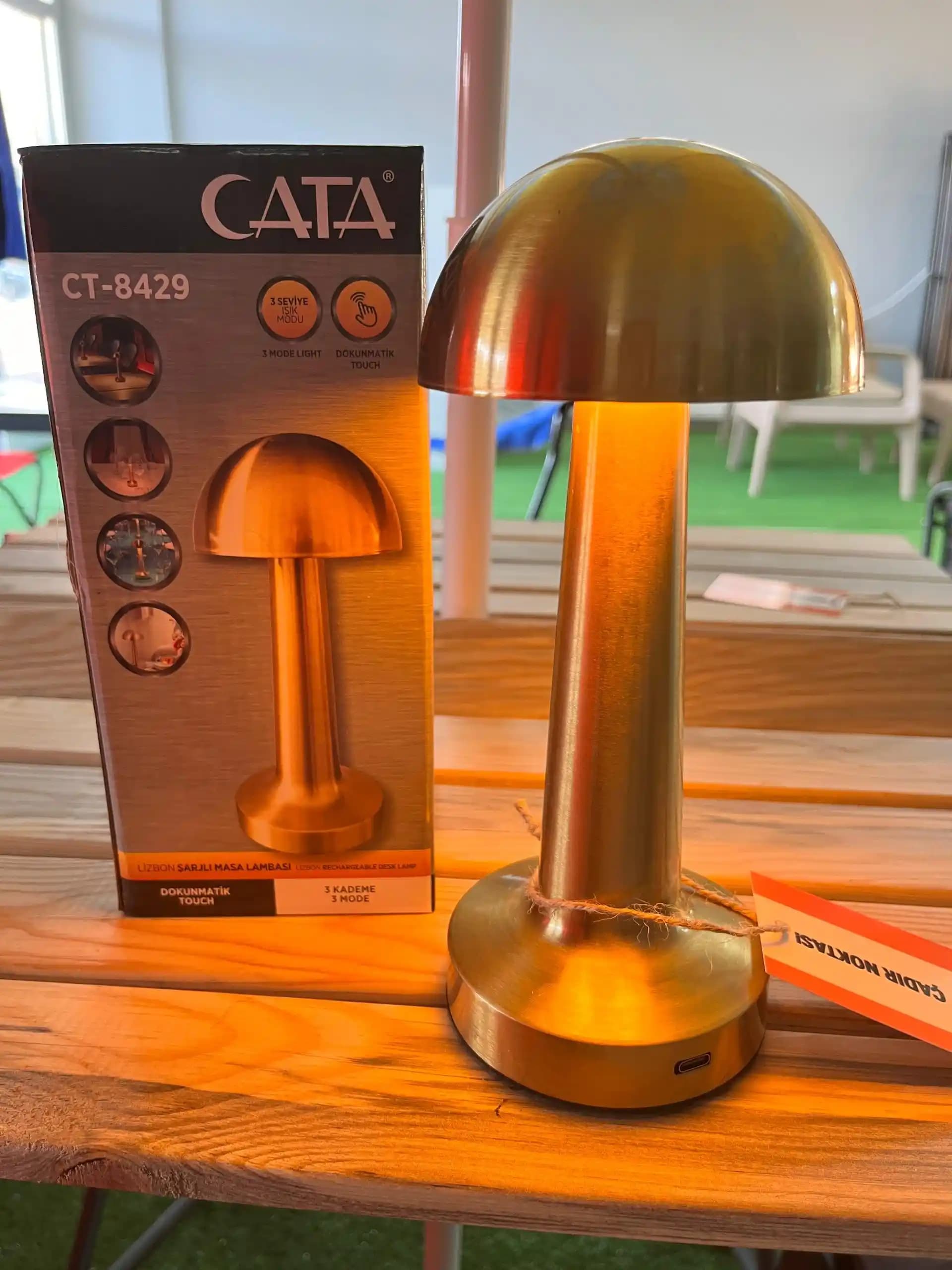 Masa Lambası Kordonlarını Düzenlemenin Etkili ve Estetik Yöntemleri