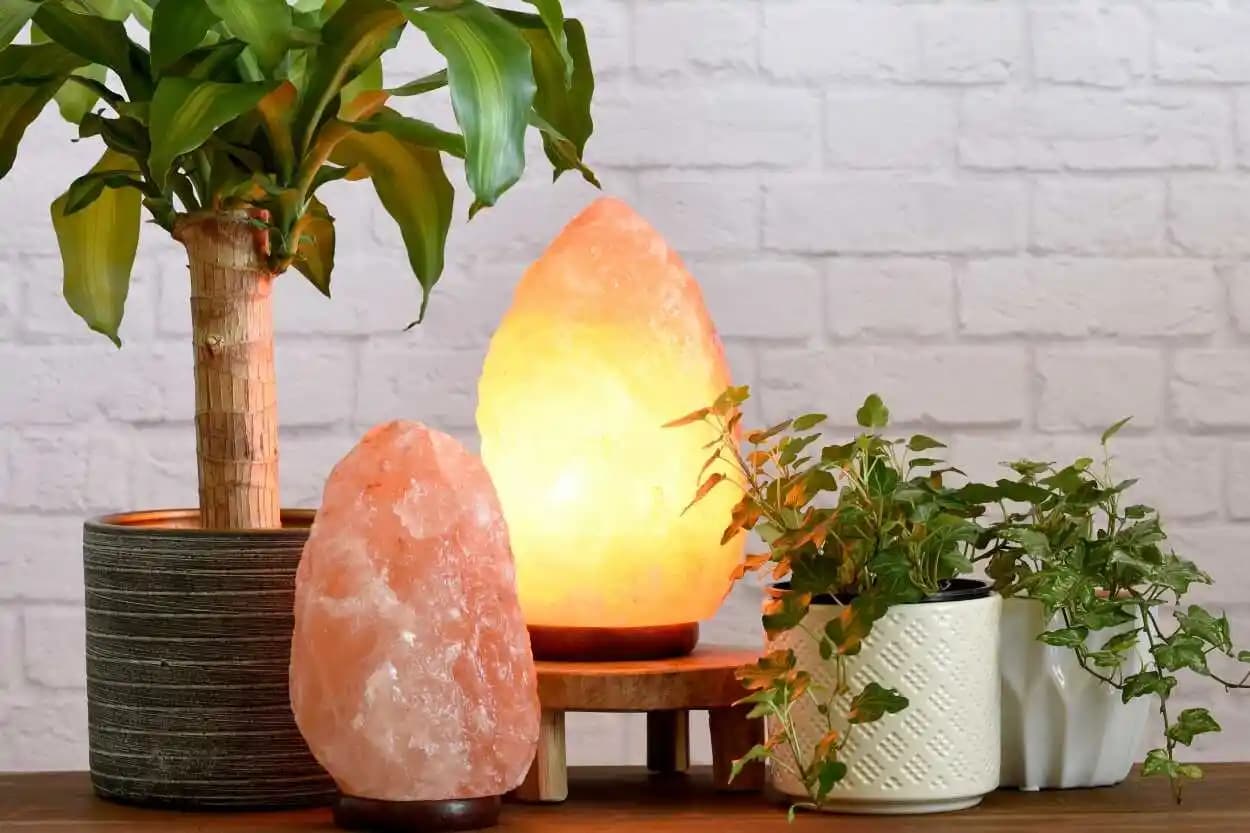 Tuz Lambalarının Doğru Kullanımı ve Eşyalarınıza Zarar Vermeden Yerleştirilmesi Yöntemleri