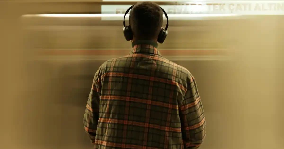 Güneş Enerjili Kamp Lambaları ile Doğa ve Teknolojiyi Güvenle Birleştirin