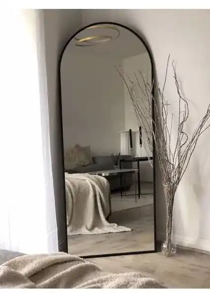 Enc Home Metal Ayaklı Boy Aynası Modern Tasarım ve Kullanım Kolaylığıyla Dekorasyonun Vazgeçilmezi