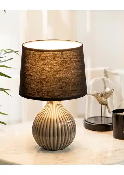 English Home Alvin Abajur: Modern ve Şık Tasarımıyla Ev ve Ofis İçin Ideal Aydınlatma Çözümü