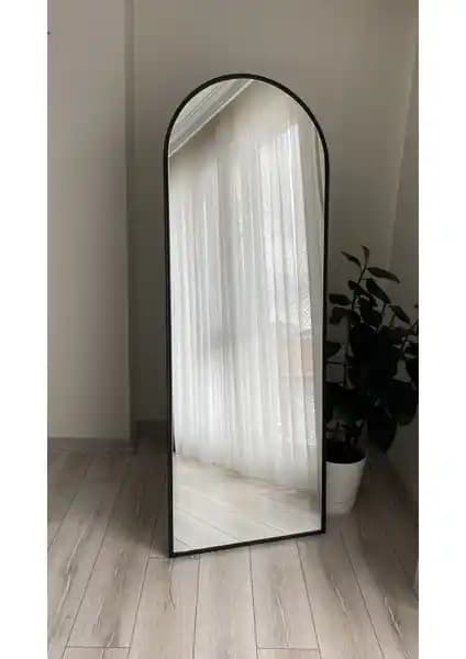 Ersan Dizayn Siyah Metal Çerçeveli Ayaklı Boy Aynası Modern ve Dayanıklı Tasarım