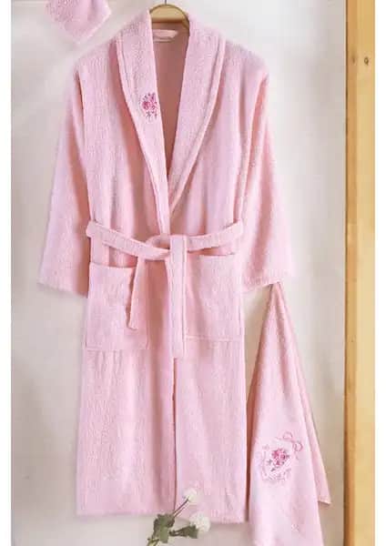 Güvenal Pamuxu 4 Parça Tekli Bornoz Seti: Konfor ve Şıklığın Buluşması