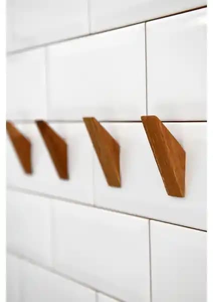 Hagen Ahşap Yapışkanlı Banyo Askılığı: Dayanıklı ve Şık Banyo Düzeni Çözümü