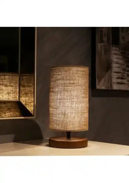 Homing Hasır Kumaş Tasarımlı Ahşap Ayaklı Abajur: Estetik ve Fonksiyonellik Bir Arada