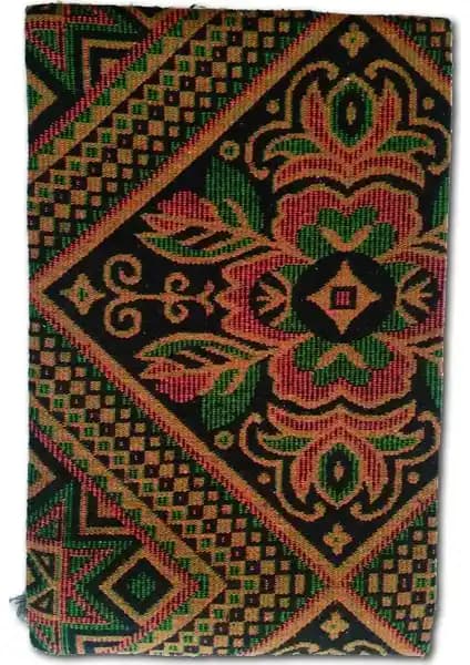 Kale Makine Dokuması Uşak Kilimi: Estetik ve Dayanıklılığı Bir Arada Sunan Halı Modeli