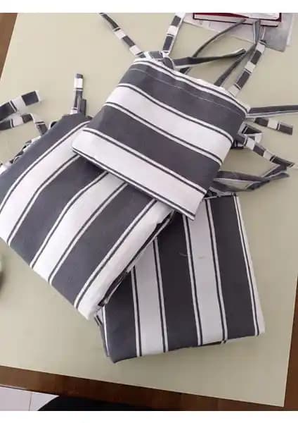 Karmaş Home Balkon Perdesi Siyah/Gri: Estetik ve İşlevselliği Bir Arada Sunan Modern Dış Mekan Perdesi