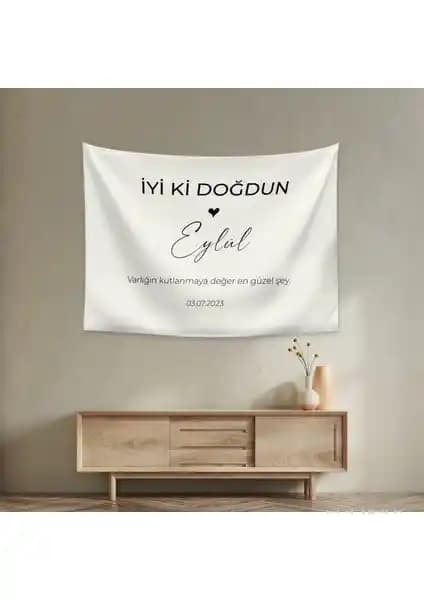 Kişiye Özel Doğum Günü Duvar Örtüsü: Renkli ve Dayanıklı Dekorasyon Seçeneği