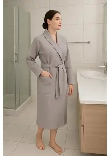 Kulcu Tekstil Gri Unisex Pamuklu Pike Bornoz: Konfor ve Şıklık Sunan Çok Amaçlı Tasarım