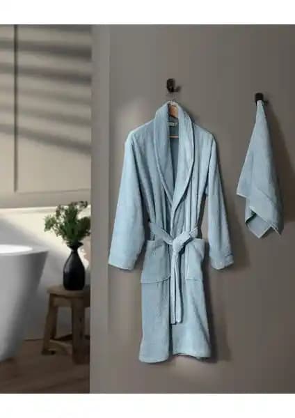 Madame Coco Avril Şalyaka Unisex Bornoz Seti: Şıklık ve Konforun Bir Arada Olduğu Tasarım