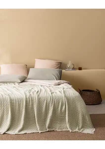 Madame Coco Grania Haki Çift Kişilik Pamuklu Yatak Örtüsü: Şıklık ve Dayanıklılık Bir Arada