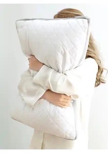 Madame Coco Klimalı Yastık: Sıcak Havalar İçin Konfor ve Serinlik Sunan Uyku Yardımı