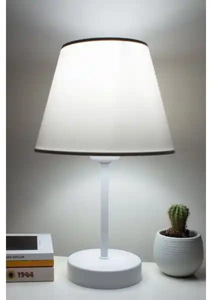 Modern Yatak Odası İçin Zarif Beyaz Abajur Ve Tasarım Özellikleri